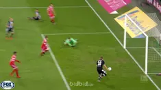 Bayern Munchen menelan kekalahan keduanya di musim ini setelah takluk 1-2 dari Gladbach.This video is presented by Ballball