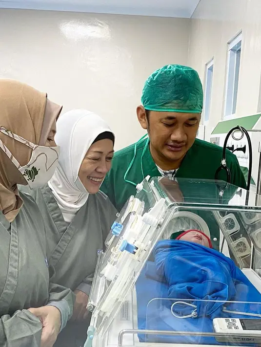 Zaskia Adya Mecca (Instagram/hanungbramantyo)