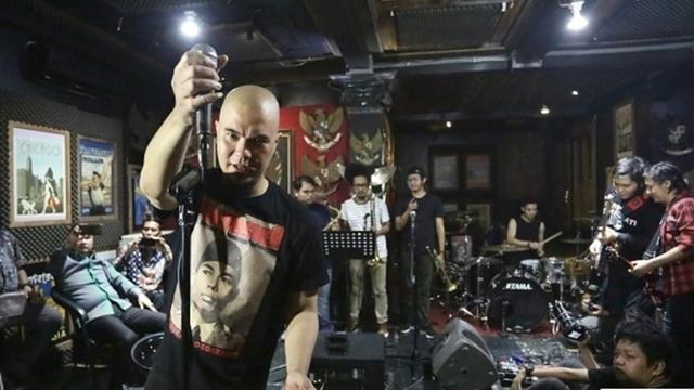 6 Momen Ahmad Dhani Latihan Musik Usai Bebas dari Penjara, Bareng T.R.I.A.D Band