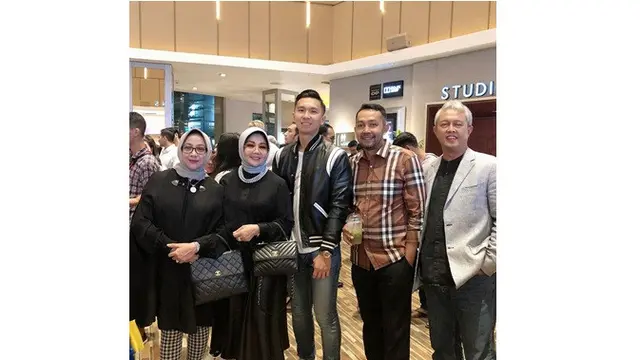 6 Potret Kebersamaan Ibunda Nikita Willy dan Calon Menantu, Sudah Akrab