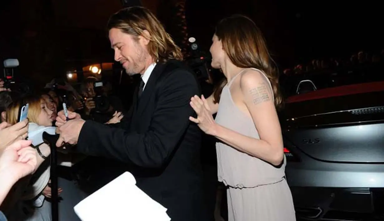 Di sisi lain, Pitt ternyata masih mengirimkan surat elektronik yang berisikan permohonan kepada Soudant untuk segera merampungkan proyeknya itu. Hingga akhirnya mereka terus berbalas surat elektronik itu. (AFP/Michael Buckner)