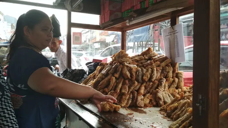 Sensasi Menyantap Manis Gurih Lumpia Khas Cirebon