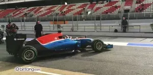 Seorang netizen mengunggah mobil balap F1 yang akan dipakai Rio Haryanto diajang balap jet darat paling bergengsi. Tapi benarkah mobil tersebut terinspirasi dari Metro Mini?