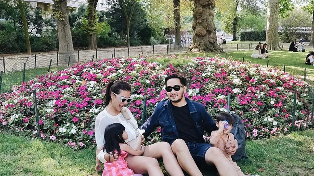 Syahnaz Sadiqah dan 5 artis ini punya anak kembar