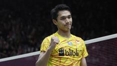 Tunggal putra Indonesia, Jonatan Christie, merayakan kemenangan atas tunggal China pada Indonesia Masters 2019 di Istora Senayan, Jakarta, Kamis (24/1). Jonatan lolos ke perempat final. (Bola.com/M. Iqbal Ichsan)