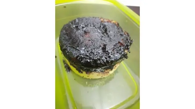 6 Potret Bolu Gosong Ini Tak Sesuai Ekspektasi, Bikin Geleng Kepala