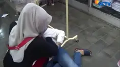 Orangtua dan siswa berburu seragam sekolah siap pakai, mengingat tidak ada lagi waktu untuk menjahit baju seragam.