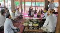 Tradisi Ngapem tetap dijalankan Keraton Kanoman Cirebon ditengah Pandemi Covid-19. Foto (Liputan6.com / Panji Prayitno)