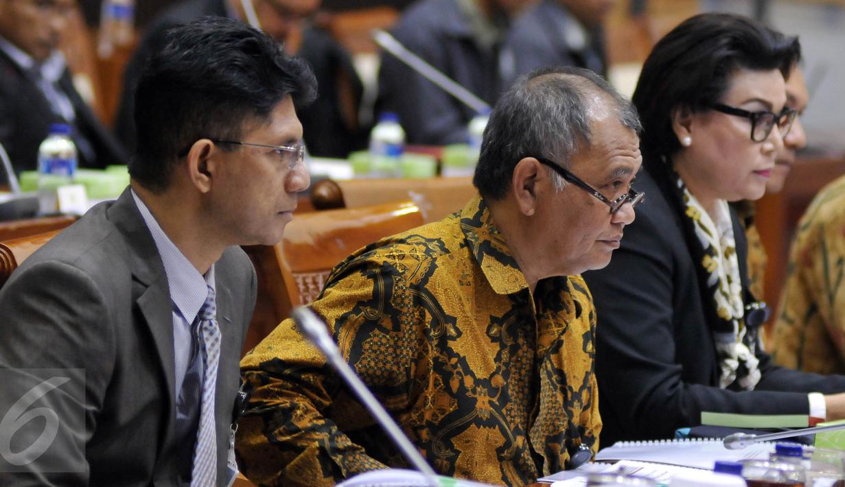 (Ki-ka) Wakil Ketua KPK Laode M Syarif, Ketua KPK Agus Raharjo dan Wakil Ketua KPK Basaria Panjaitan saat mengikuti rapat dengar pendapat (RDP) dengan Komisi III DPR RI di Kompleks Parlemen, Jakarta, Rabu (27/1/2016). (Liputan6/Johan Tallo)