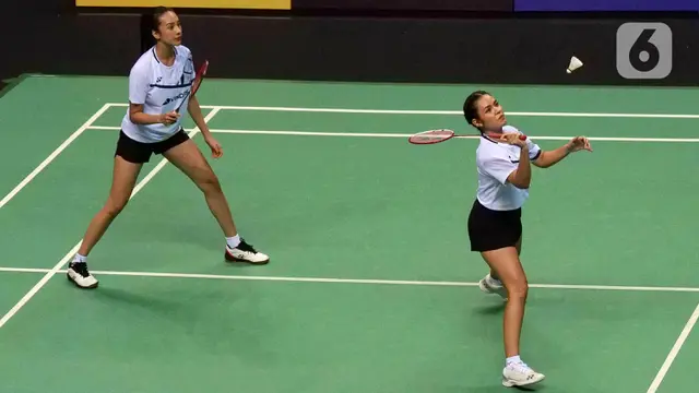 FOTO: Hesti Purwadinata / Erika Carlina Menang Lawan Raisa / Anya Geraldine di Tepok Bulu 2022
