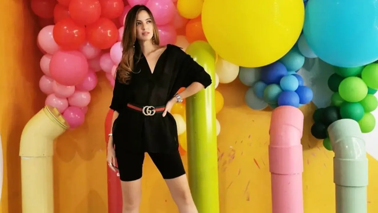 FOTO: Gaya OOTD Nia Ramadhani, Memesona Bak ABG