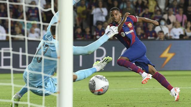 Foto: Pertama dalam Sejarah, Momen Barcelona Gelar Piala Joan Gamper Bukan di Camp Nou