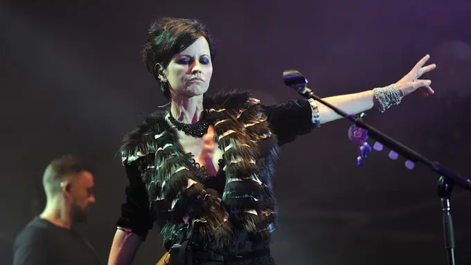 [Bintang] Dolores O'Riordan