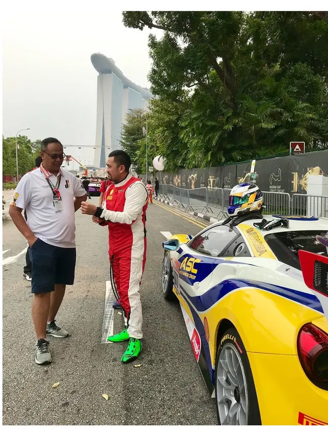 Potret Ahmad Sahroni dengan Mobil Mewah, Crazy Rich Tanjung Priok