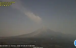 Semeru Siaga, Enam Kali Erupsi Dalam Tiga Jam