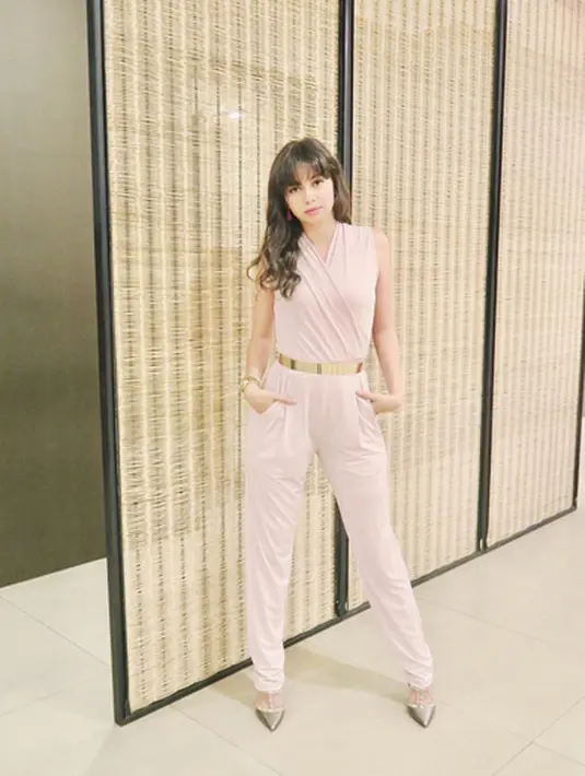 Ditemui di kawasan Tendean, Jakarta Selatan, beberapa hari lalu, Yuki menceritakan cara dirinya mengatur waktu. Mengandalkan sang mama adalah cara yang tepat bagi Yuki sejak ia terjun di dunia entertain. (Instagram/yukikt)