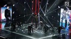 Penampilan NCT 127 di atas panggung Indonesian Television Awards (ITA) 2019, Jakarta, Selasa (24/9/2019). NCT127 Boyband asal Korea Selatan menjadi satu dari beberapa performer yang turut memeriahkah gelaran tersebut. (Fimela.com/Bambang E. Ros)