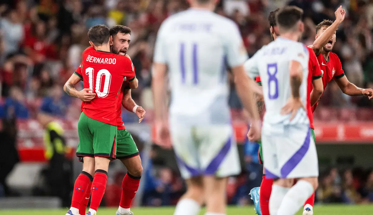 Portugal baru berhasil menyamakan kedudukan setelah Bruno Fernandes mencetak gol pada menit ke-54. (Patricia DE MELO MOREIRA/AFP)