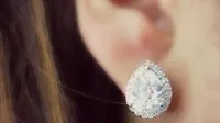 Ini yang Dikatakan Bentuk Anting Favorit tentang Kepribadian Anda