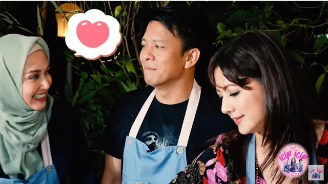 Disebut Cocok, Ini 6 Kebersamaan Ariel NOAH dan Dina Lorenza Masak Bareng