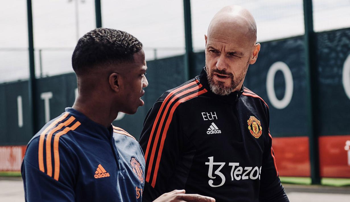 Bek asal Belanda itu berjanji tidak akan menyia-nyiakan kesempatan ini dan akan memberikan yang terbaik untuk Setan Merah. (Twitter Manchester United)