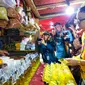 Wamendag Jerry Sambuaga saat meninjau bapokting di Pasar Cisaat Kabupaten Sukabumi (Liputan6.com/Fira Syahrin).