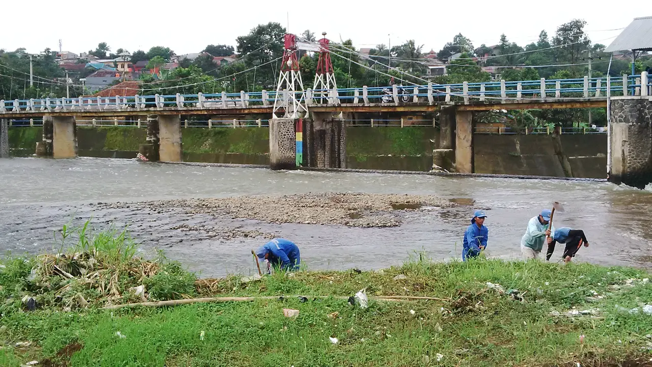 Terjadi Pendangkalan, Bendungan Katulampa Dikuras
