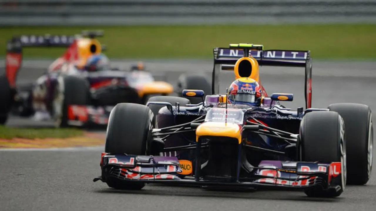 sebastian-vettel-mark-webber-130907c.jpg