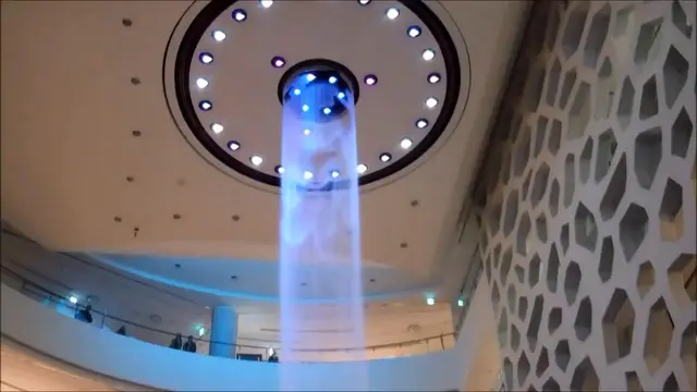 WOW: Indahnya Air Terjun Bercahaya di Korea Selatan
