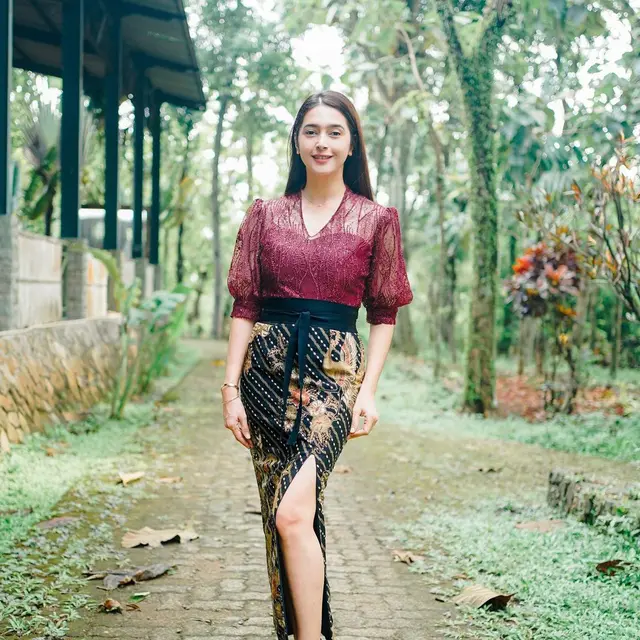 6 Artis Ini Pernah Sembunyikan Kehamilan, Bagikan Kabar saat Baby Bump Terlihat
