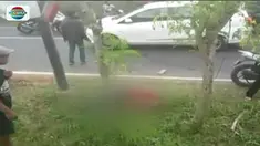 Dua kecelakaan terjadi di Banyumas, Jawa Tengah. Akibatnya seorang pemotor mengalami patah kaki sedangkan pemotor lainnya meninggal dunia di lokasi kejadian.