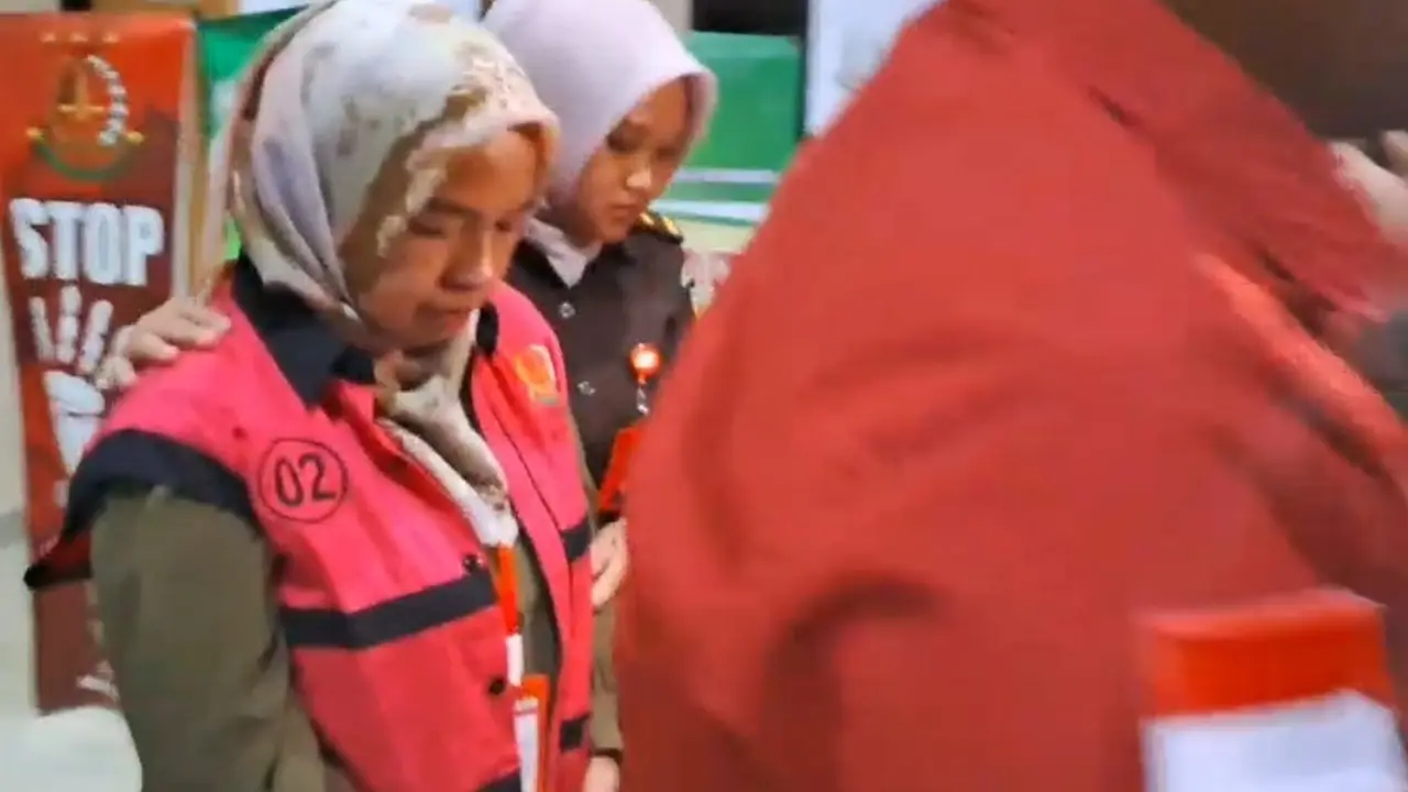 Manajer PT Pos Indonesia Cabang Kendari ditangkap Kejari Kendari usia terseret kasus Korupsi.