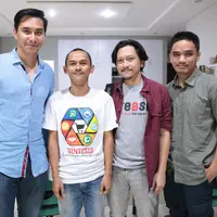 Kerjasama Nightbus Pictures dan TII ini dalam upaya sosialisasi gerakan antikorupsi. Film yang belum ditentukan judulnya itu, Darius dipercaya menjadi produsernya. (Adrian Utama/Bintang.com)