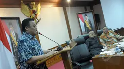 Menteri Perdagangan Rahmat Gobel memberikan sambutan seusai menandatangi MoU perizinan pelaku usaha mikro, Jakarta, Jum'at (30/1/2015). (Liputan6.com/Andrian M Tunay)
