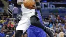 Pebasket San Antonio Spurs, Brandon Paul, berusaha memasukan bola pada laga NBA di Amway Center, Sabtu (28/10/2017). San Antonio Spurs takluk 87-114 dari Orlando Magic. (AP/John Raoux)