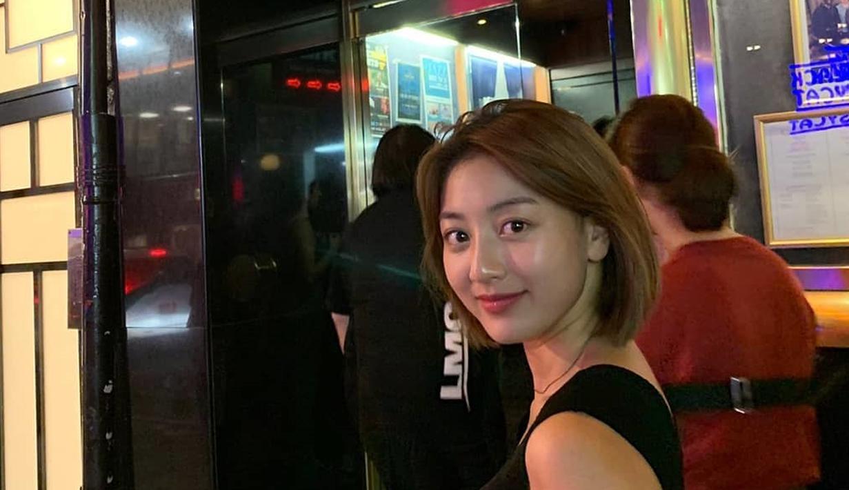 5 Foto Jihyo Twice Cantik Paling Dicari