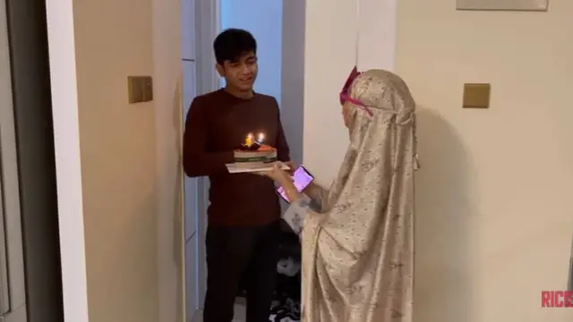 6 Momen Ria Ricis Beri Kejutan Ulang Tahun Teuku Ryan, Tepat Tengah Malam