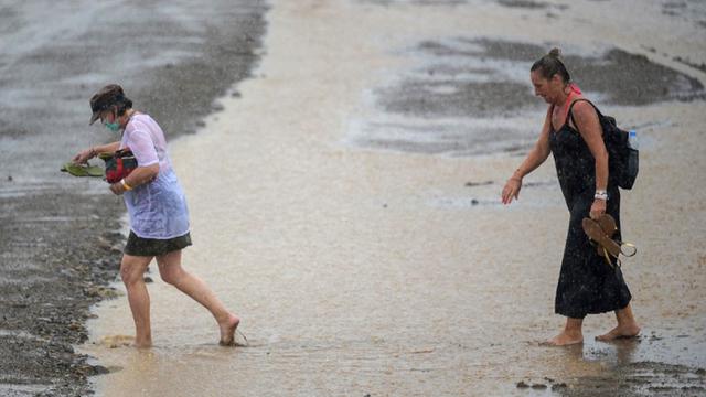 FOTO: Hujan Deras Paksa Penundaan Race Pertama WSBK Mandalika
