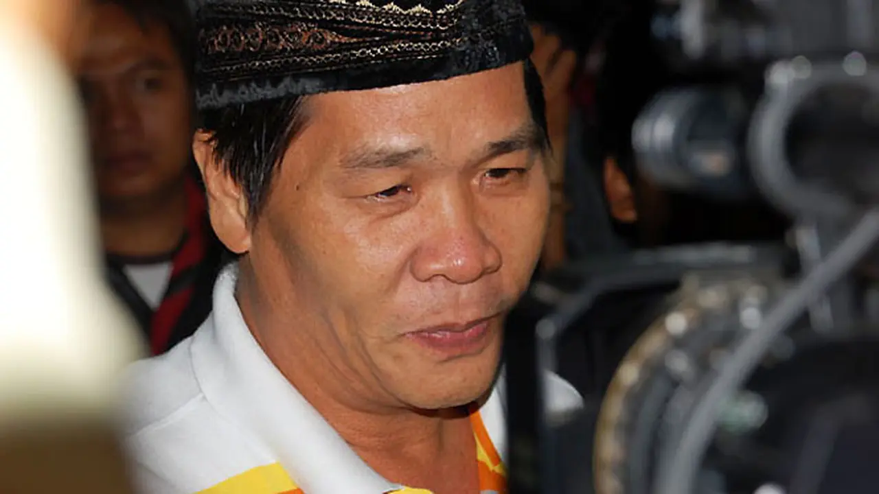 anton-medan121027b.jpg