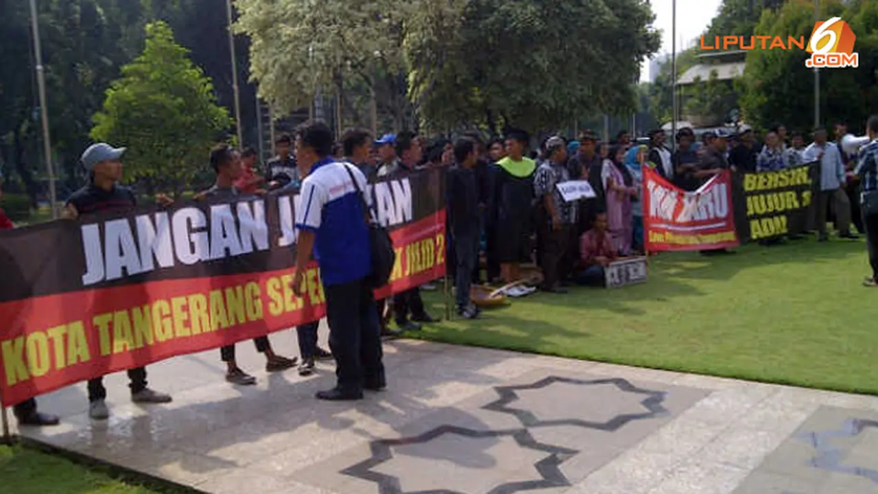 demo-masyarakat-tangerang-131111b.jpg