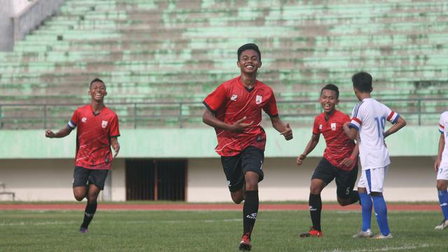 Persis Solo