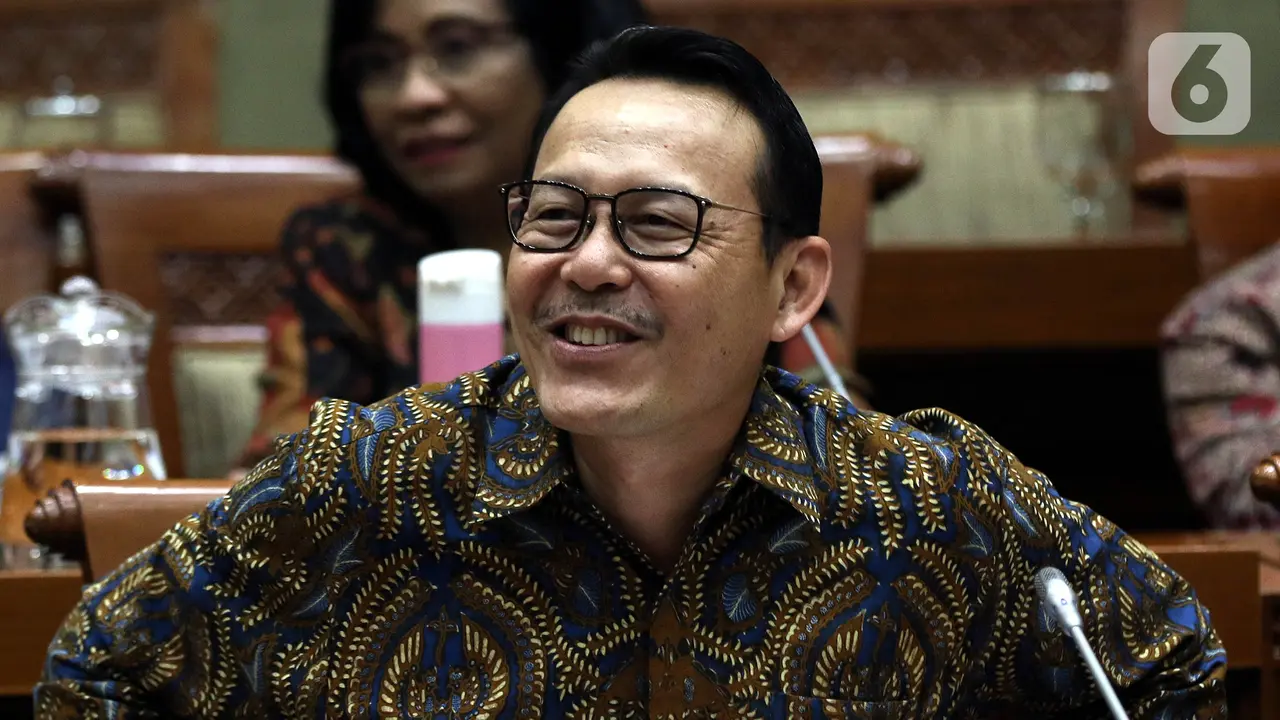 Menkes dan Dirut BPJS Kesehatan Rapat dengan DPR