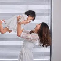 Menghabiskan waktu dengan putri tercinta./Copyright shutterstock.com/g/Makistock