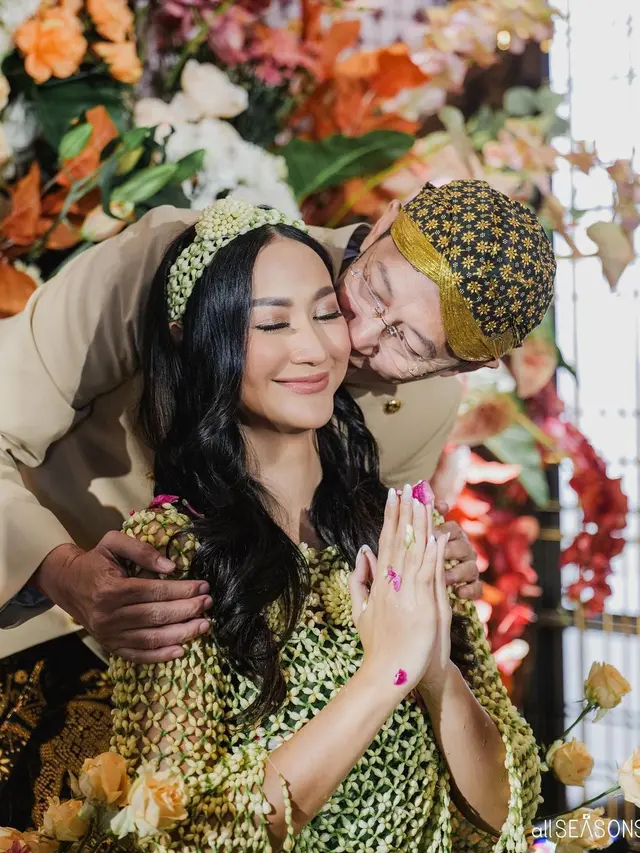 8 Momen Pengajian dan Siraman Ayu Maulida yang Baru Dipamerkan Publik, Curi Perhatian