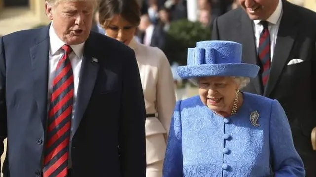 Presiden Amerika Serikat Donald Trump melakukan kunjungan resmi pertamanya ke Inggris. Ia bertemu dengan Ratu Elizabeth.
