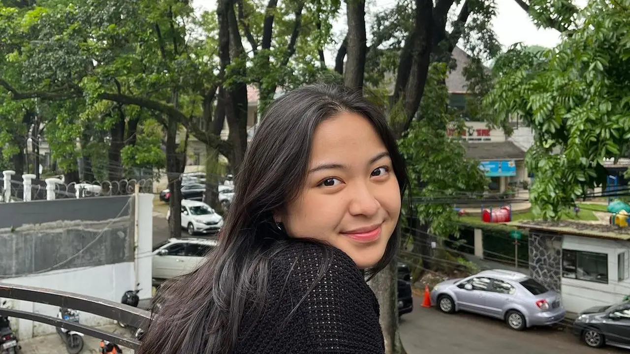 Bernadya Ribka Penyanyi Muda Bebakat yang Tampil Membuka Tur Manusia 2023 di Manado