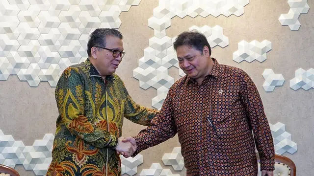 Menteri Koodinator Bidang Perekonomian Airlangga Hartarto di acara entry meeting Pemeriksaan atas Laporan Keuangan Kemenko Perekonomian, serta Laporan Keuangan Bagian Anggaran BUN pada PMO Program Kartu Prakerja Tahun 2023 di Kantor Kemenko Perekonomian.