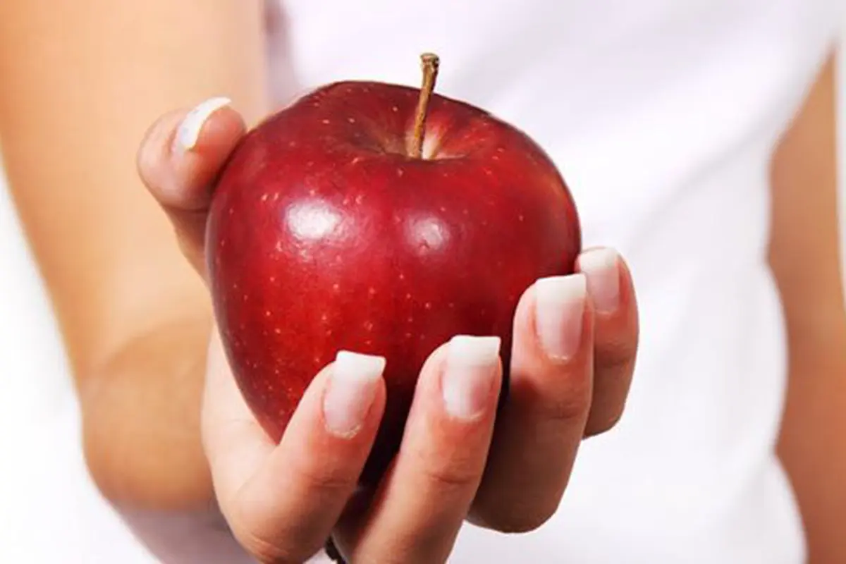 Konsumsi buah apel dengan kulitnya./Copyright pexels.com