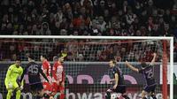 Pertandingan antara Freiburg versus Bayern Munchen di ajang Liga Jerman. (THOMAS KIENZLE / AFP)