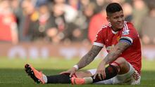 5. Marcos Rojo, lini belakang MU musim lalu terbilang rapuh, hal itu karena mereka tidak memiliki pemain bertahan yang mempuni. Bek Argentina ini permainannya biasa saja,Varane atau Stones akan menjadi solusi sebagai penggantinya. (AFP/Oli Scarff)